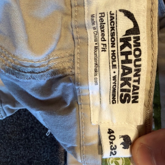 Men’s Mountain Khakis Relaxed Fit 40x32 - Picture 3 of 4